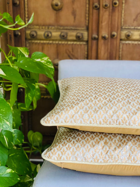 Foil Print Cushion Cover (Off-White)
